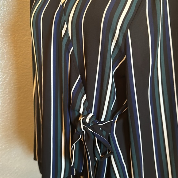Express size Large. Black blue green white striped wrap blouse long sleeve EUC - Picture 3 of 8